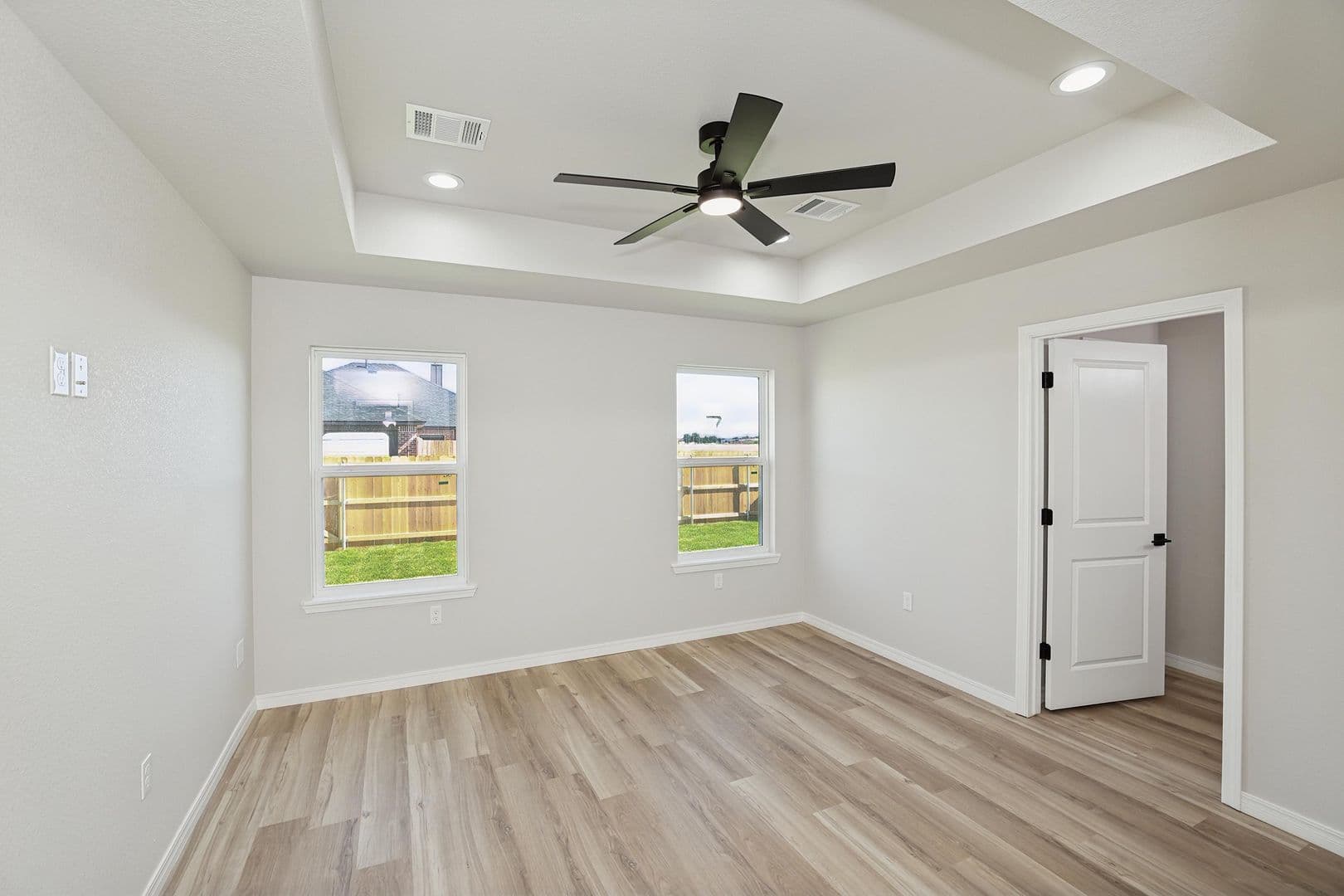 Amarillo House: 8910 Oakleaf
