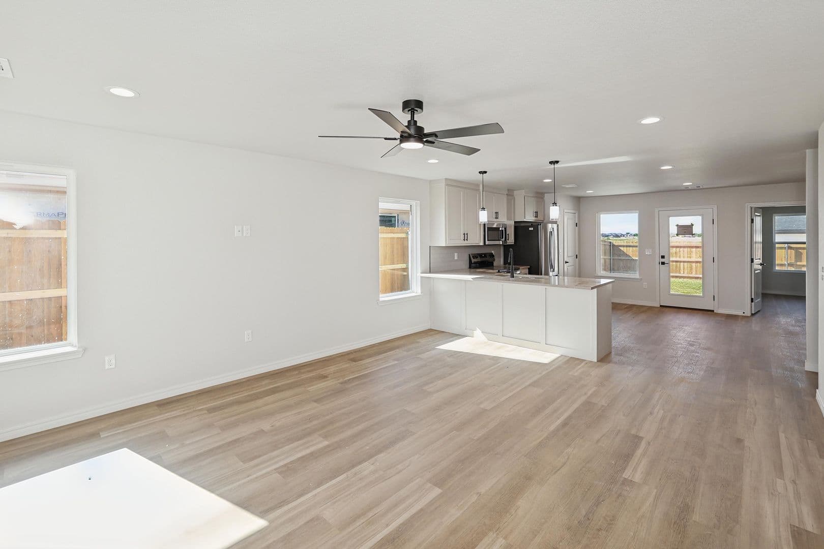 Amarillo House: 8904 Oakleaf