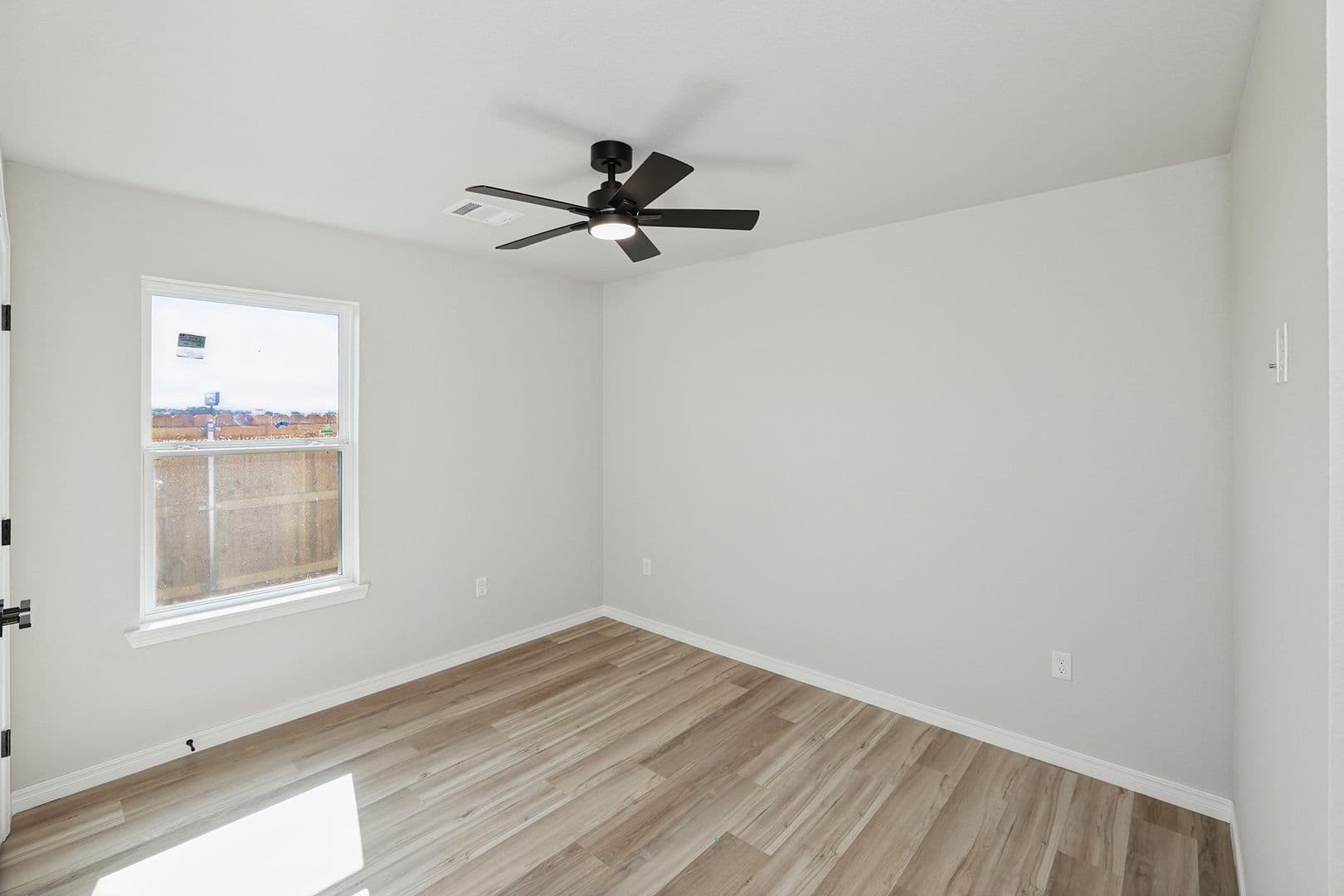 Amarillo House: 9004 Oakleaf