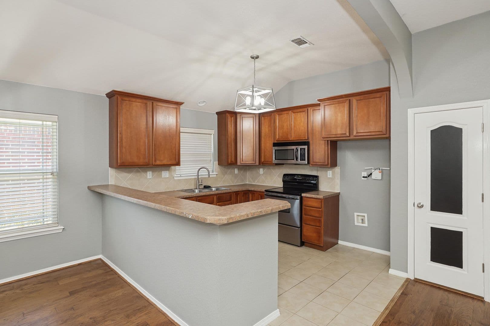 Amarillo House: 1418 SW 61st Ave