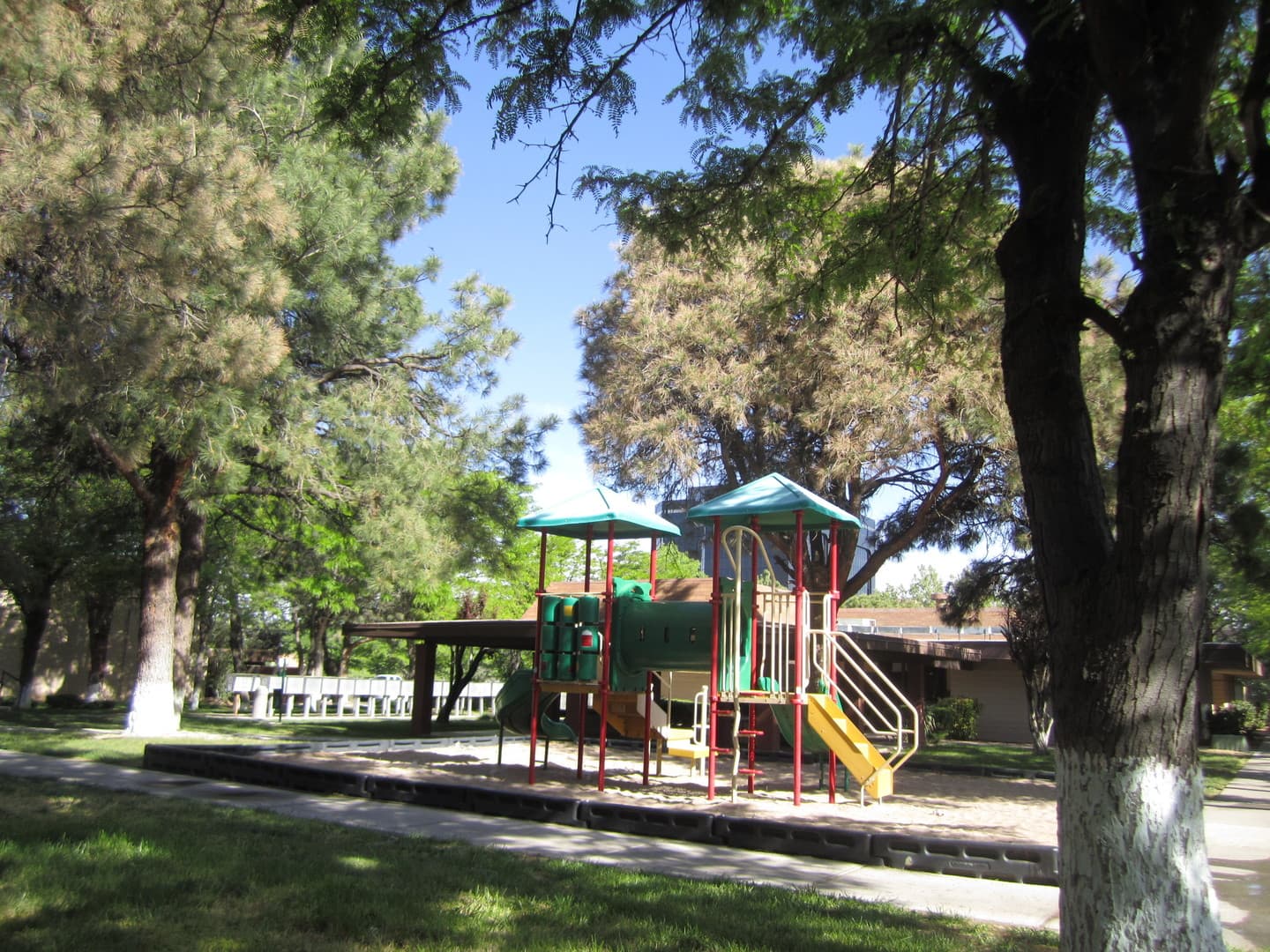 Albuquerque Apartment: 6230 Indian School Rd NE