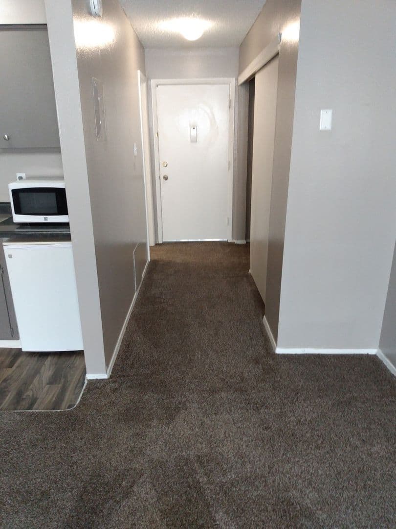 Santa Fe Apartment: 3357 Cerrillos Rd