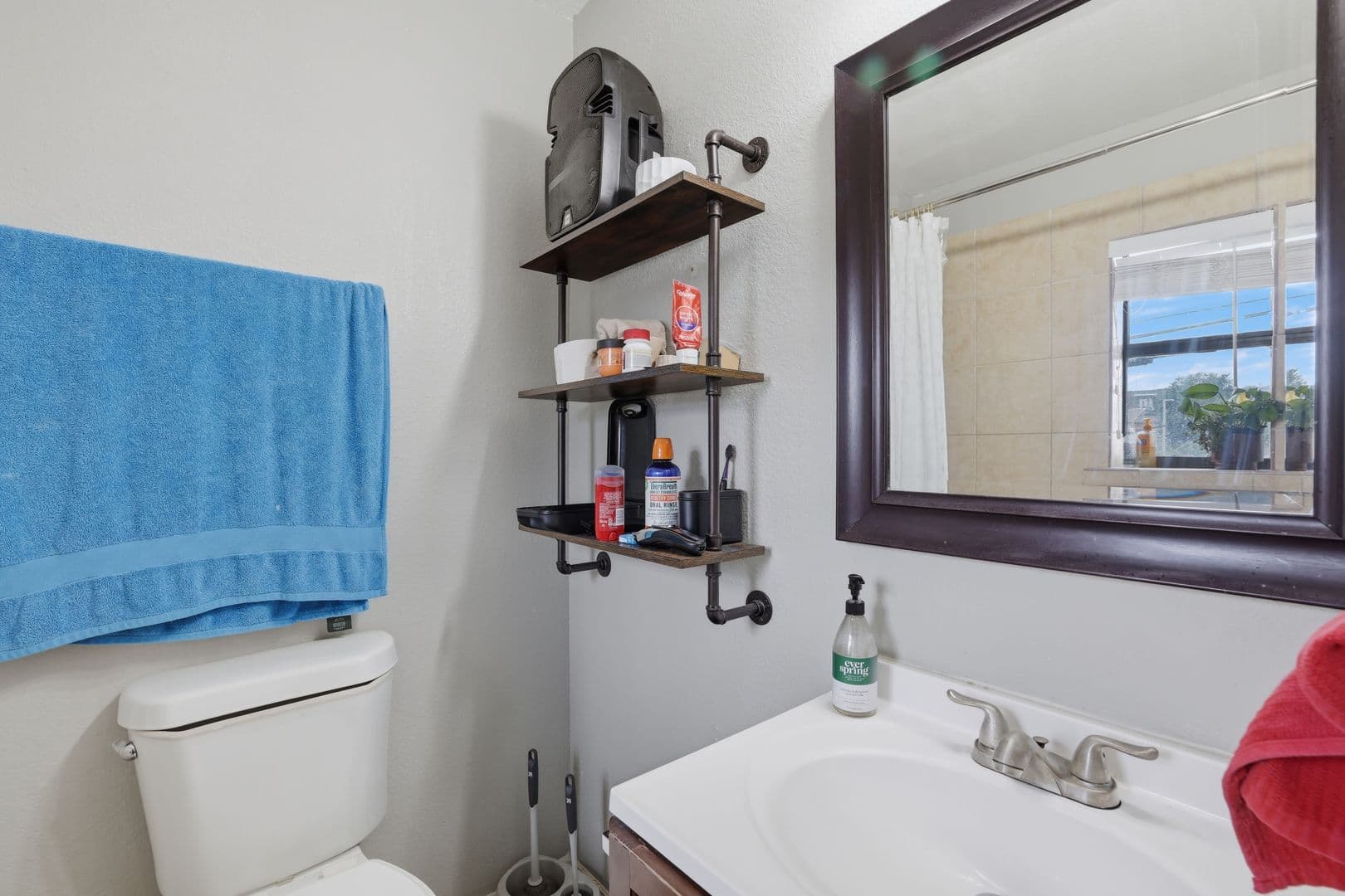 Dallas Apartment: 2313 N. Fitzhugh Ave