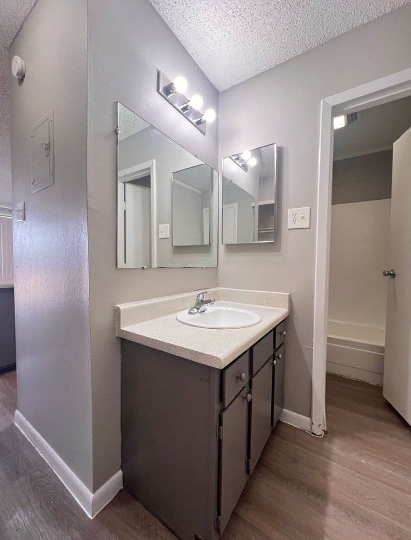 Baton Rouge Apartment: 7626 Airline Highway