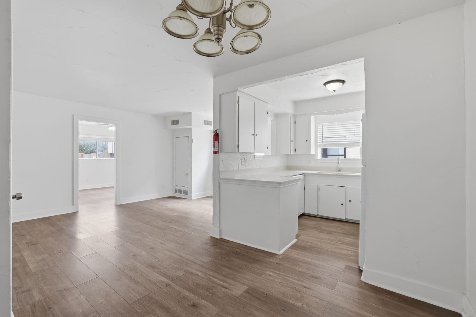 Dallas Apartment: 2313 N. Fitzhugh Ave