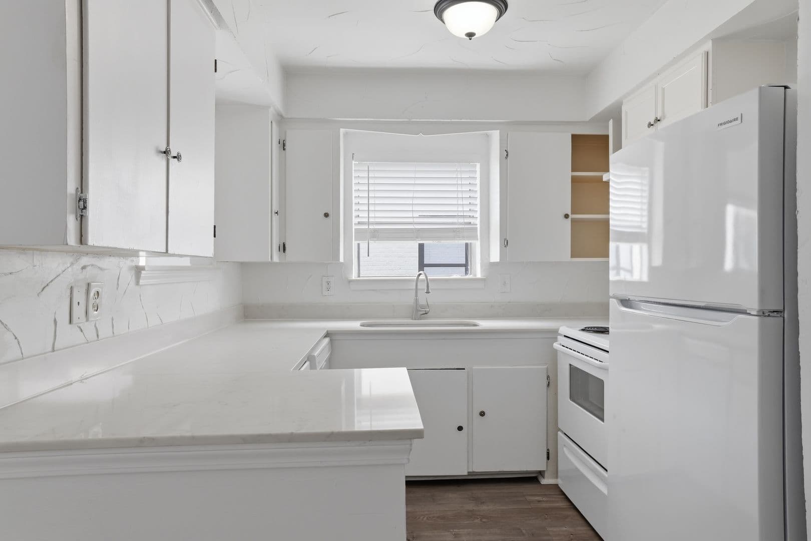 Dallas Apartment: 2313 N. Fitzhugh Ave