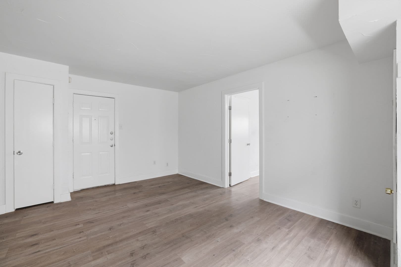 Dallas Apartment: 2313 N. Fitzhugh Ave