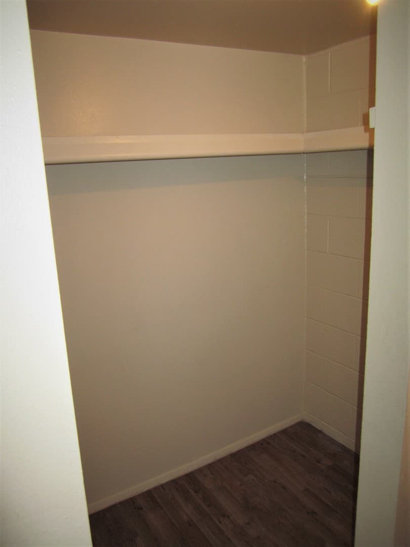 Albuquerque Apartment: 6230 Indian School Rd NE