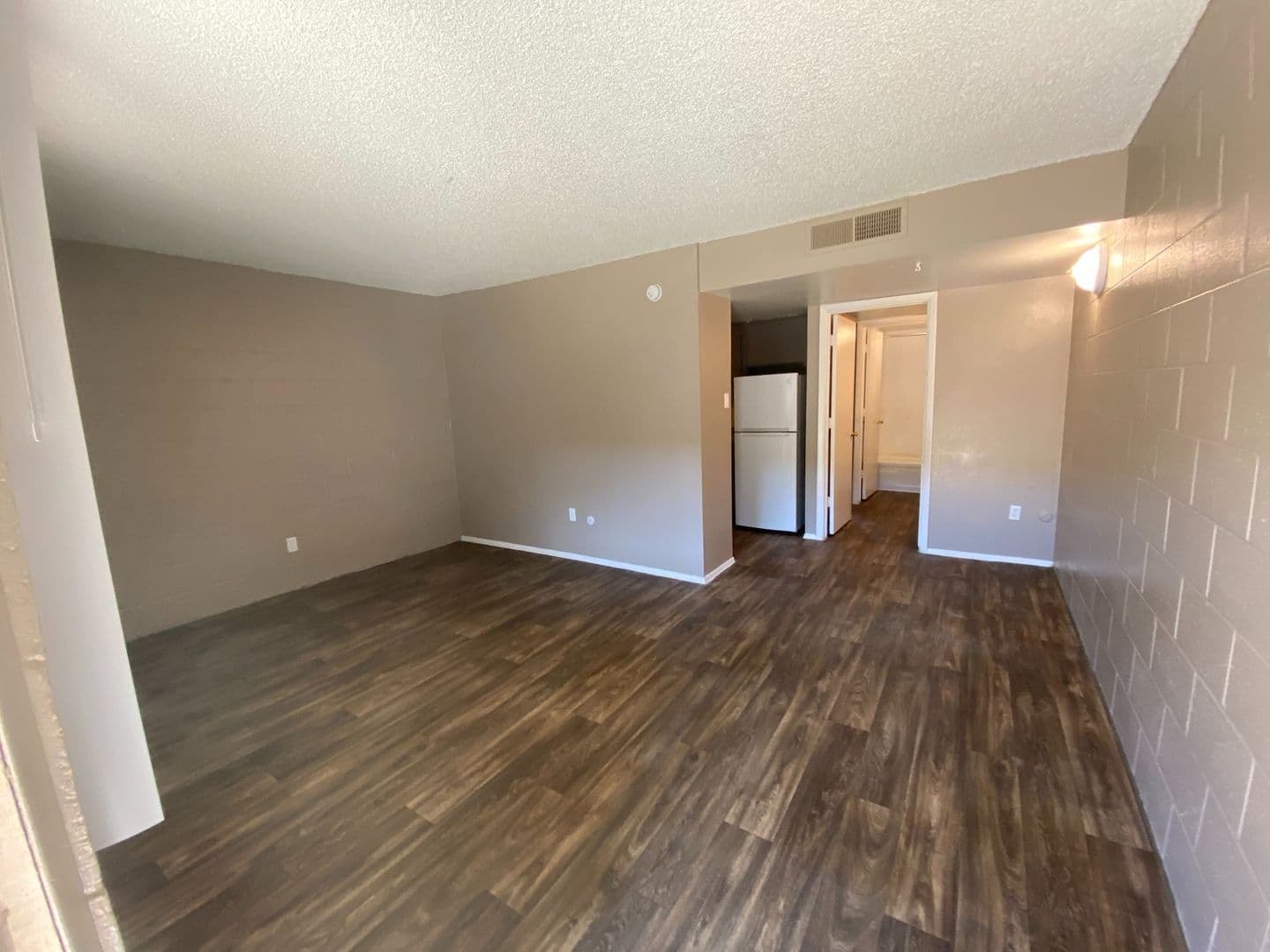 Albuquerque Apartment: 6230 Indian School Rd NE