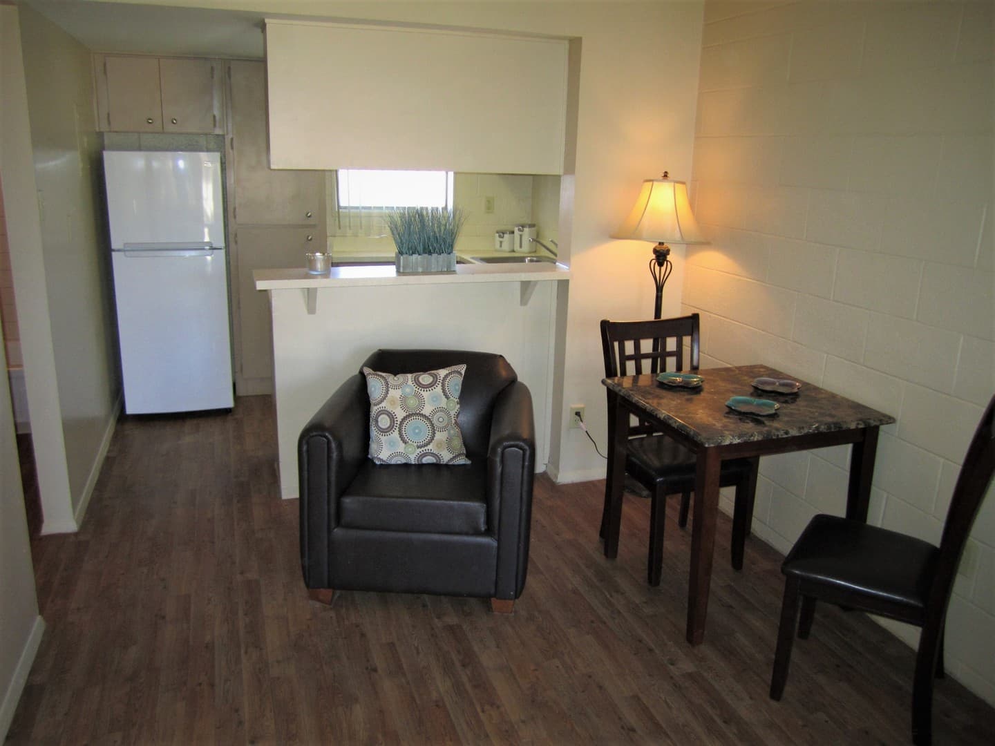 Albuquerque Apartment: 6230 Indian School Rd NE