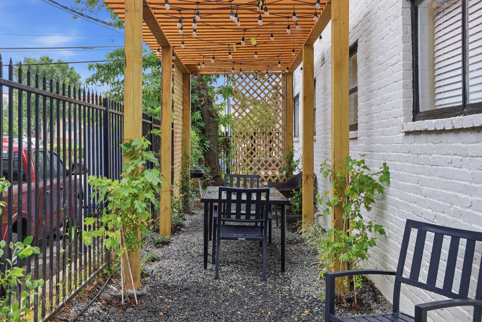 Dallas Apartment: 2313 N. Fitzhugh Ave