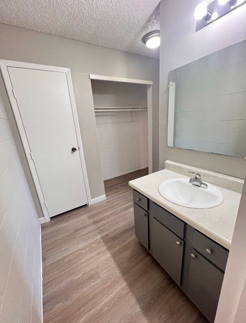 Baton Rouge Apartment: 7626 Airline Highway
