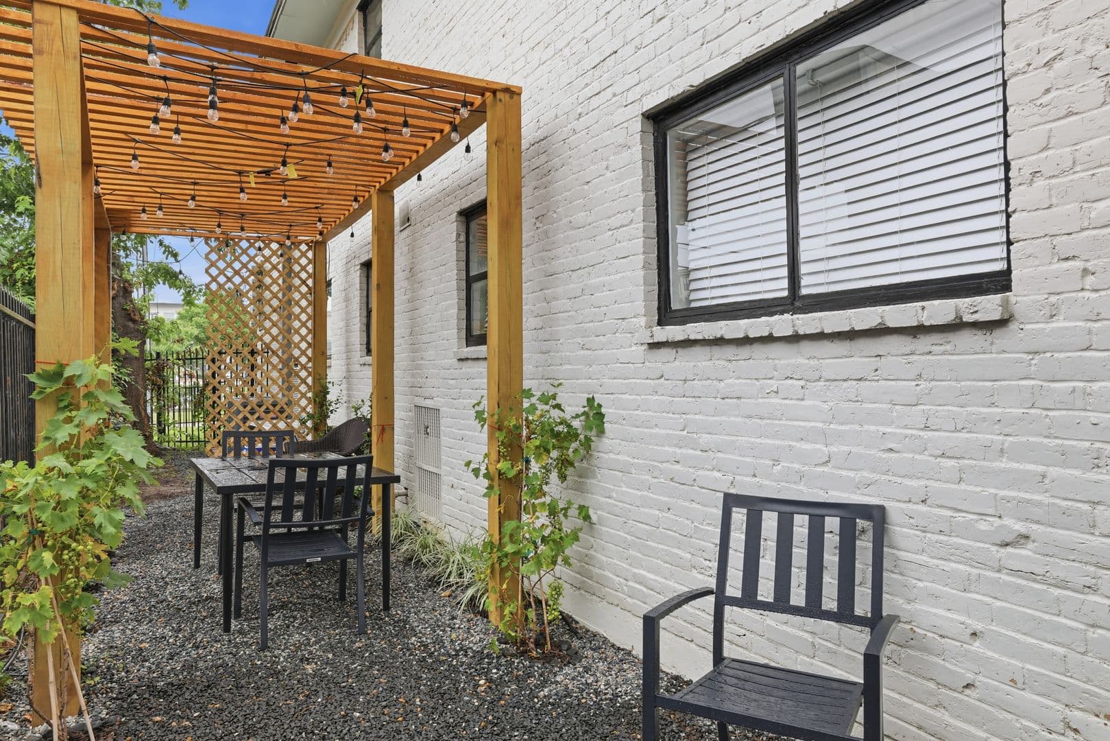 Dallas Apartment: 2313 N. Fitzhugh Ave