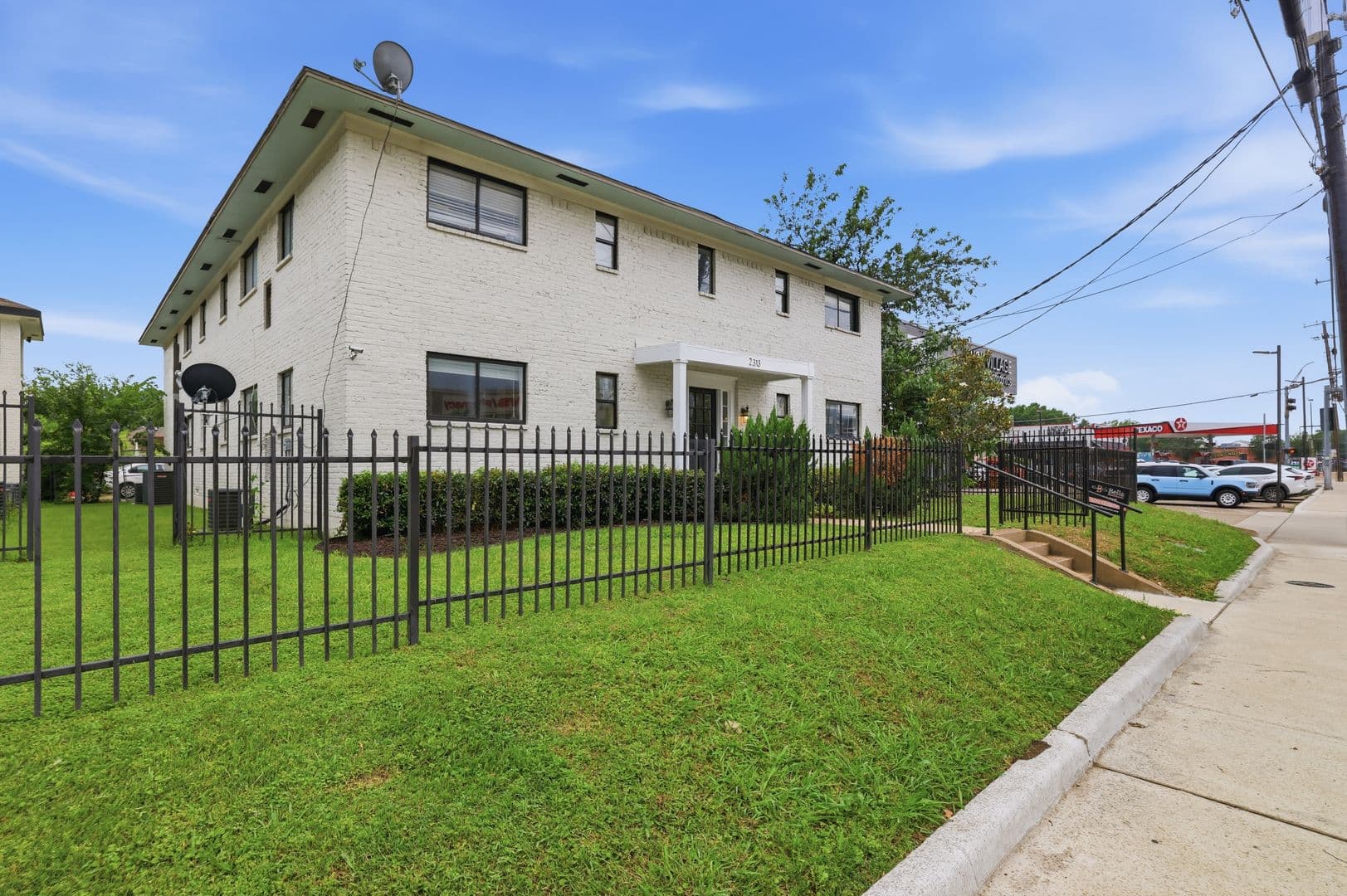 Dallas Apartment: 2313 N. Fitzhugh Ave