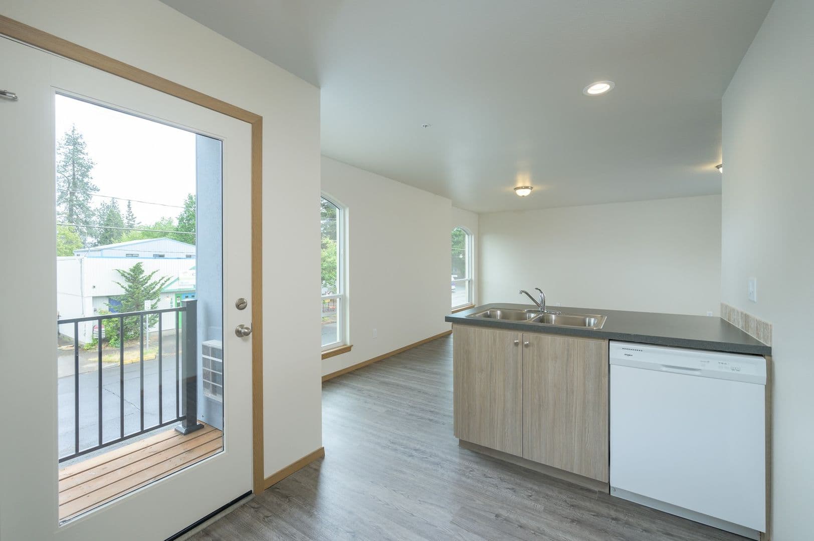 McMinnville Apartment: 1025 NE 1st St.