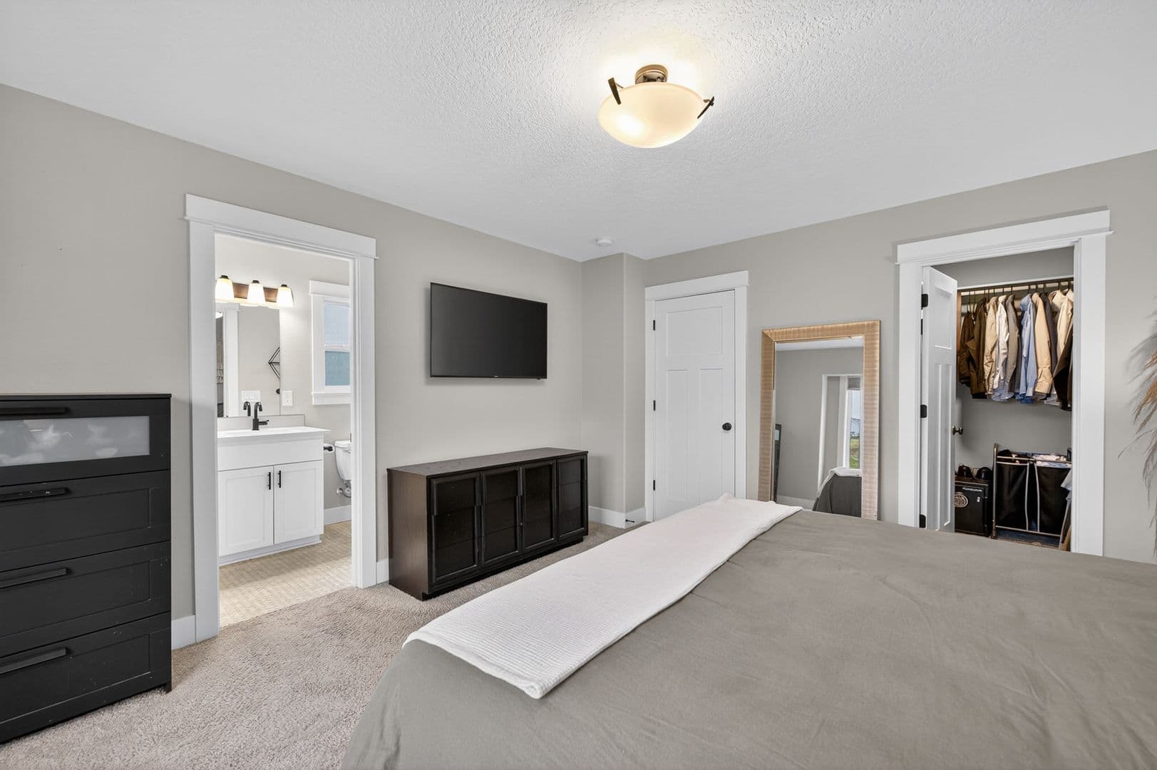 McMinnville House: 184 NW Brookside Street