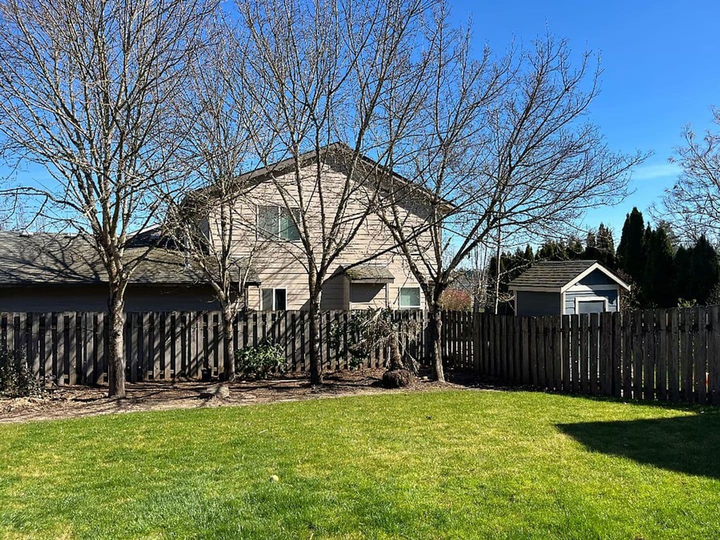 Dundee House: 220 SW 3rd Street