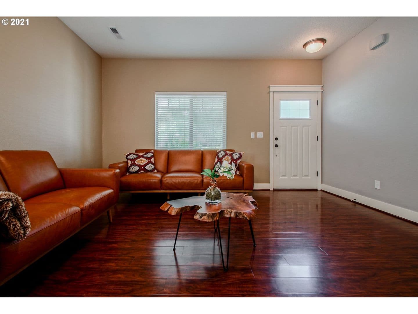 Newberg House: 568 Donna Drive