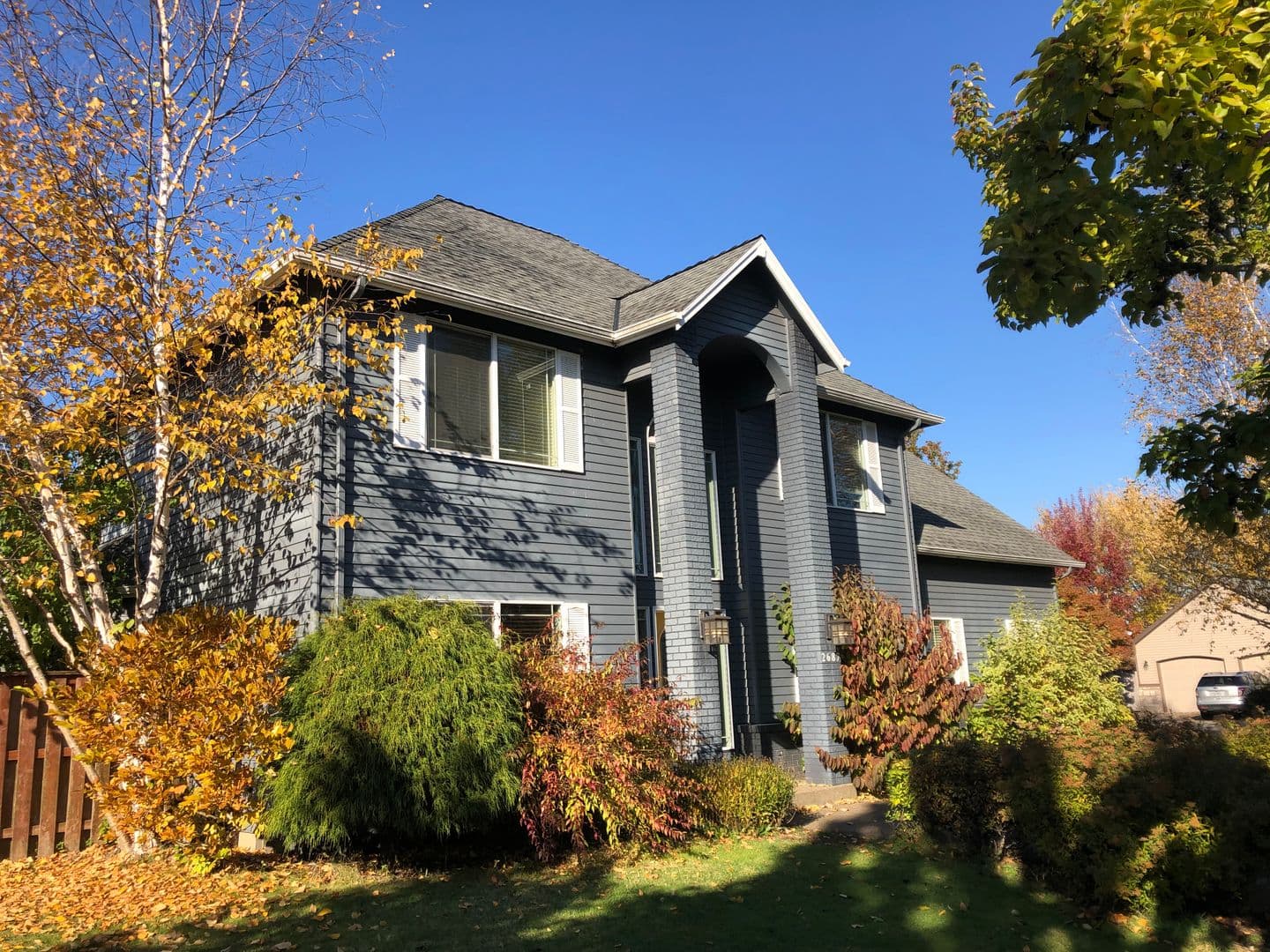 McMinnville House: 2687 NW Oakridge Drive
