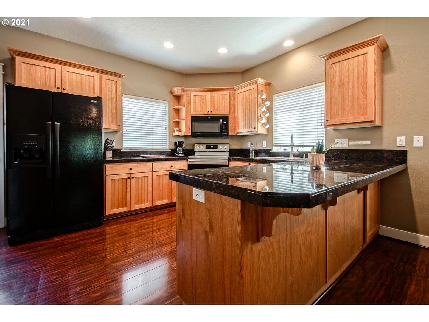 Newberg House: 568 Donna Drive