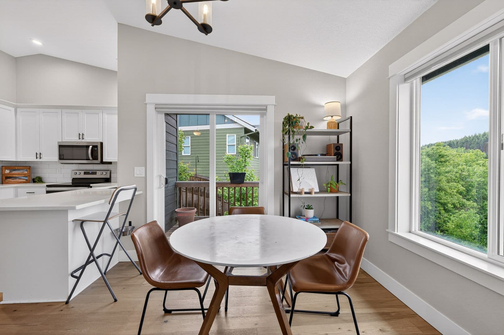 McMinnville House: 184 NW Brookside Street