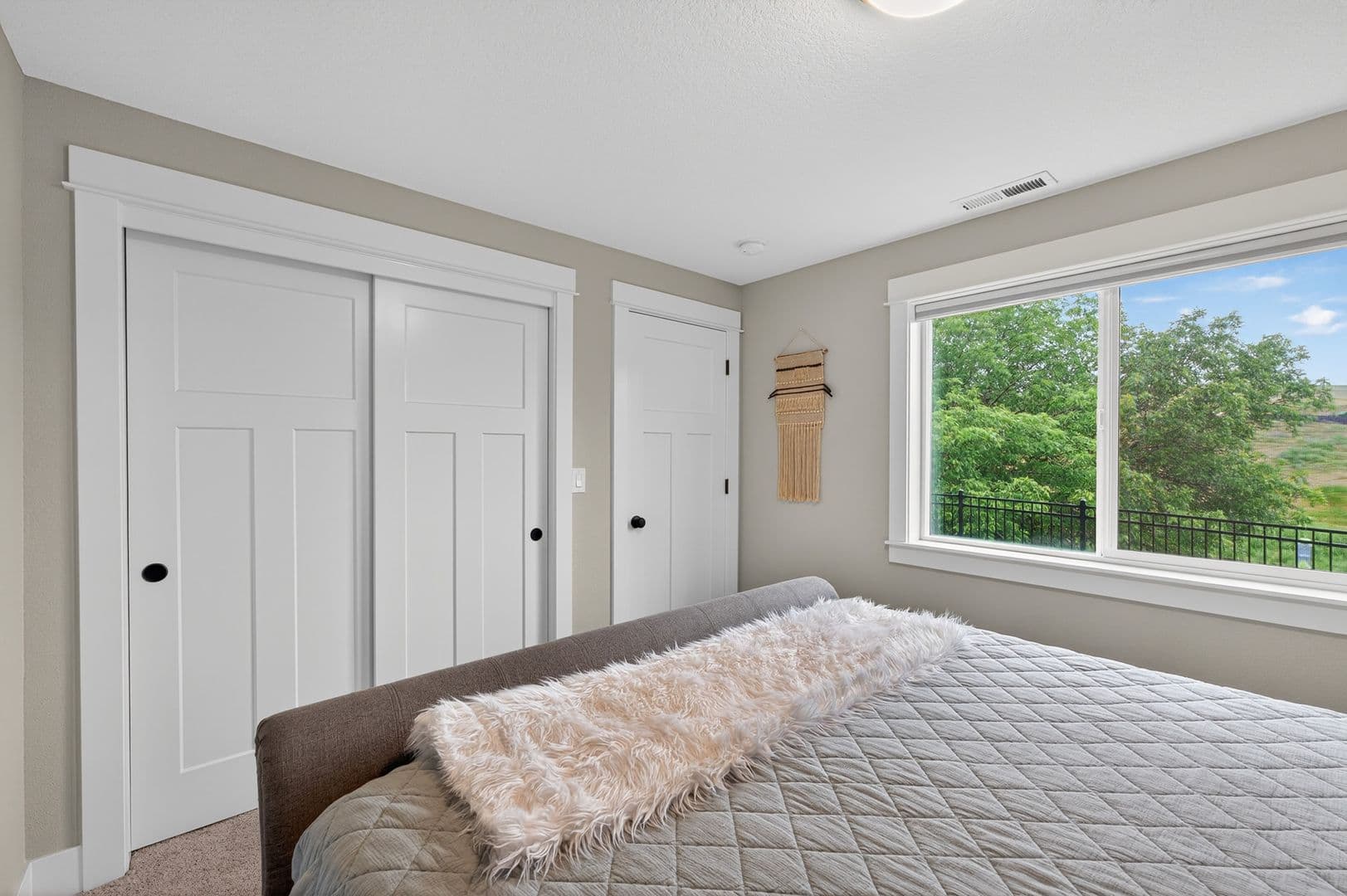 McMinnville House: 184 NW Brookside Street