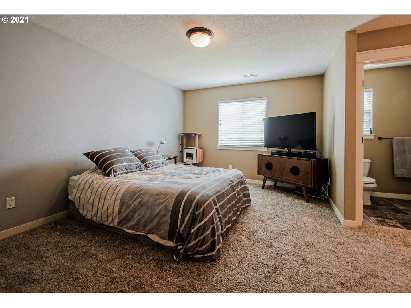 Newberg House: 568 Donna Drive