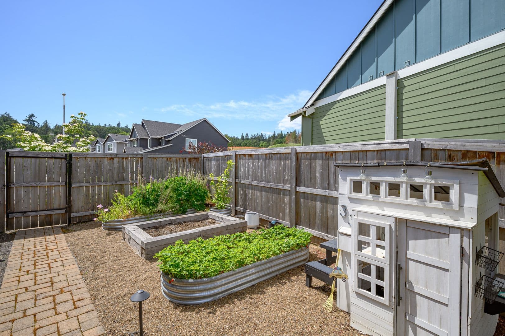 McMinnville House: 184 NW Brookside Street