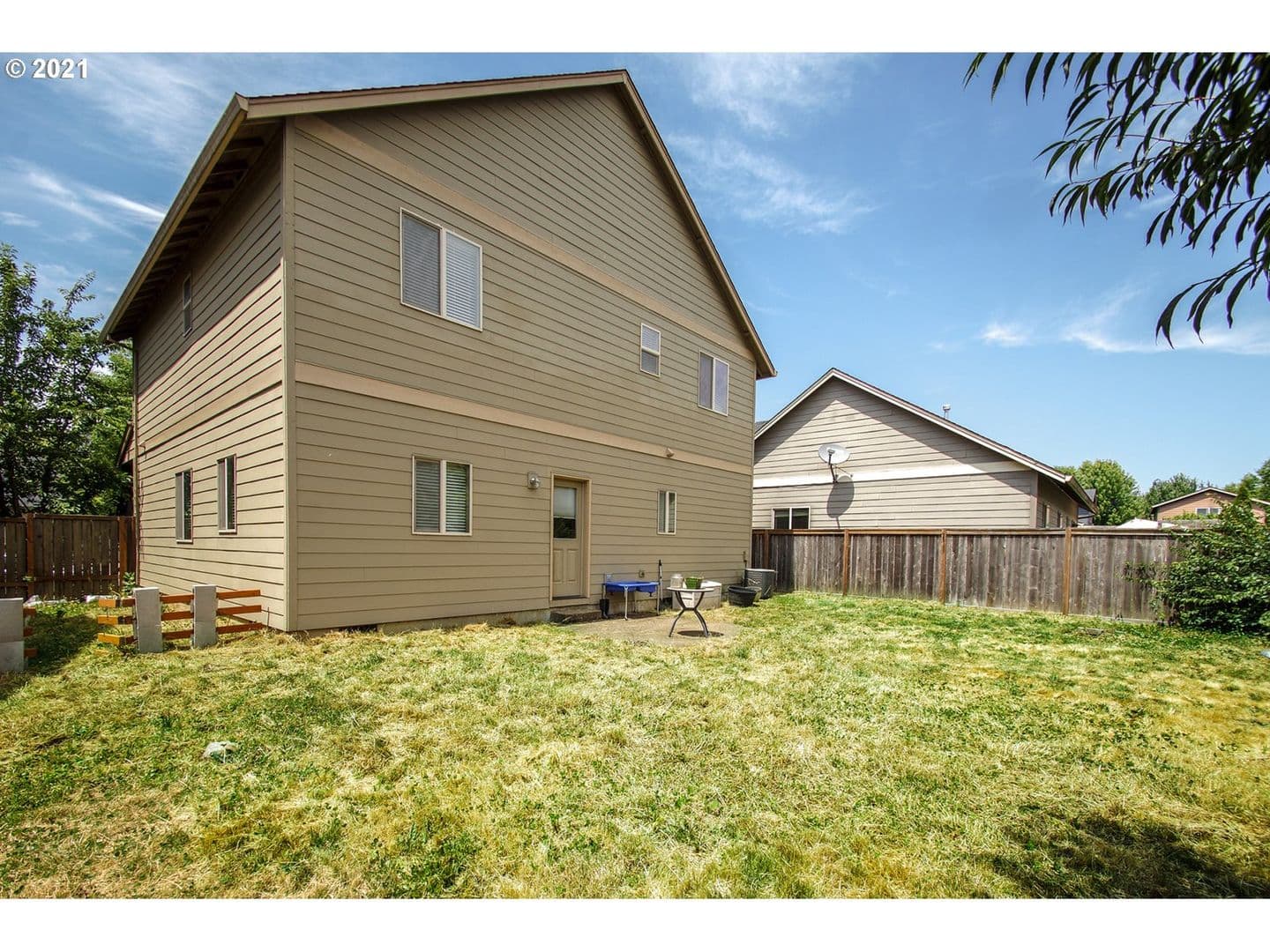 Newberg House: 568 Donna Drive