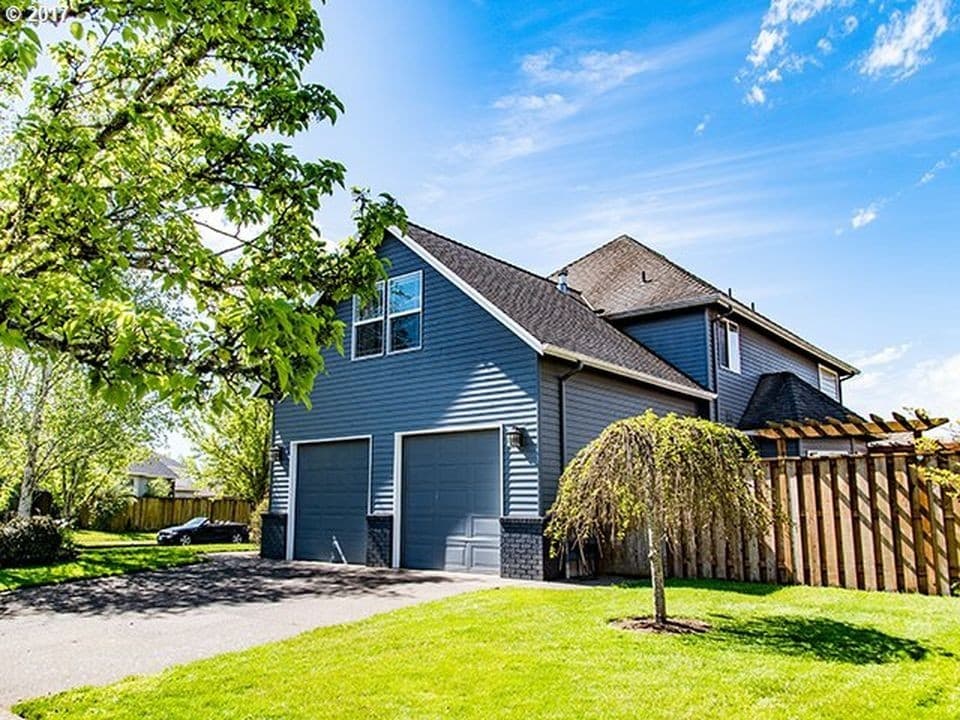 McMinnville House: 2687 NW Oakridge Drive
