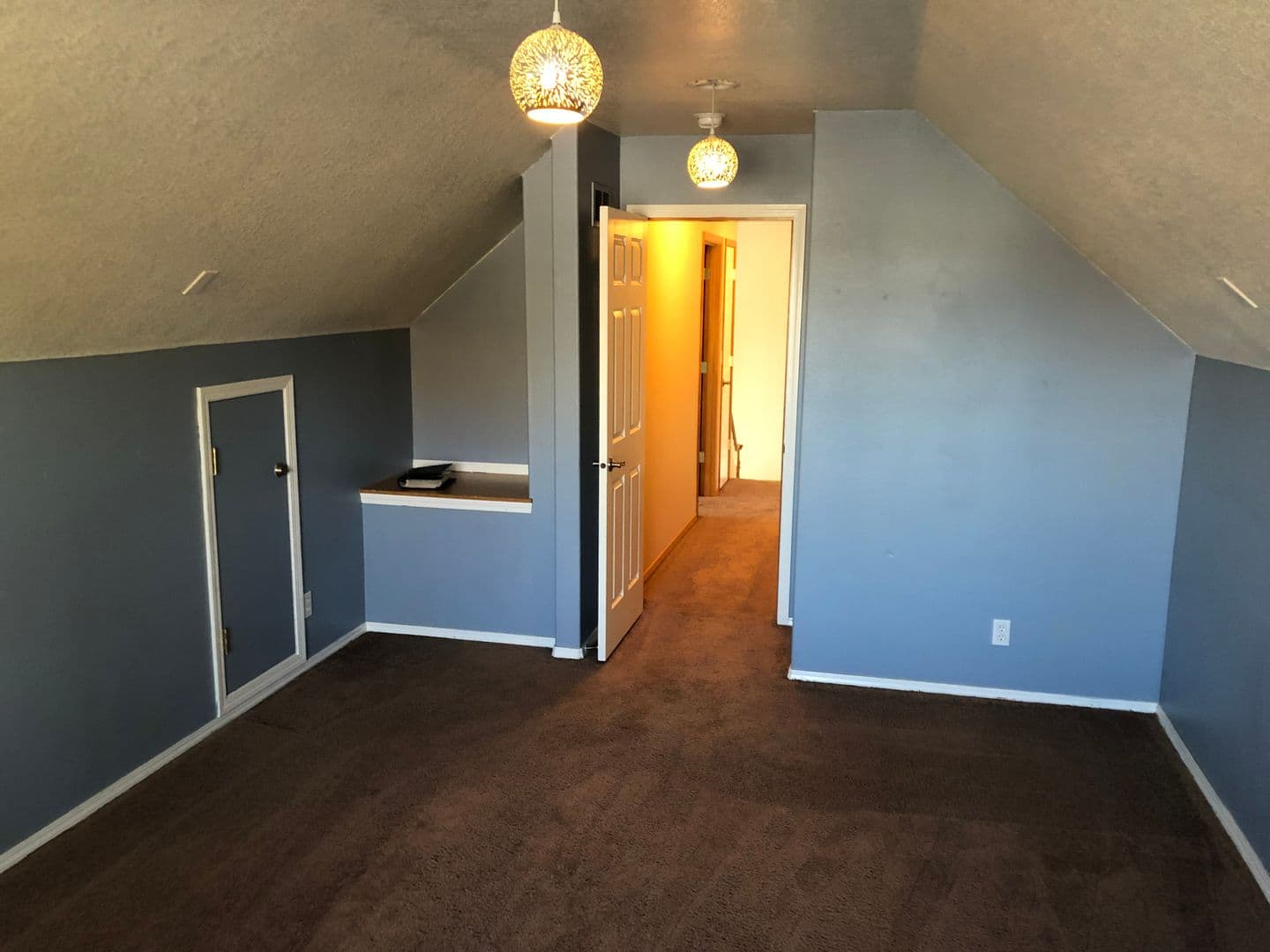 McMinnville House: 2687 NW Oakridge Drive