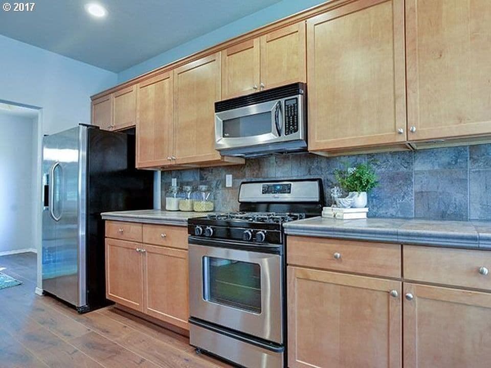 Newberg House: 251 Burl Street