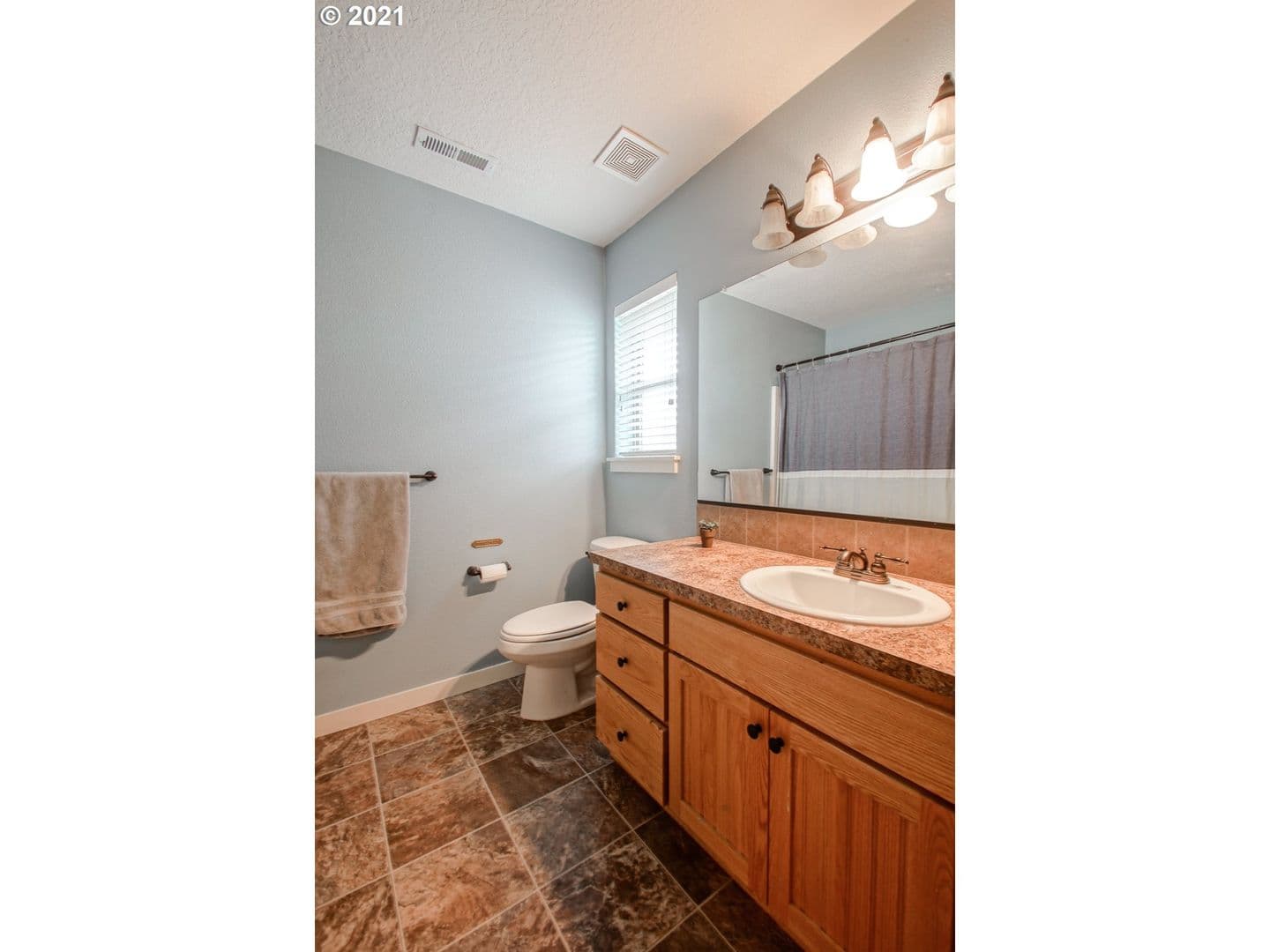 Newberg House: 568 Donna Drive