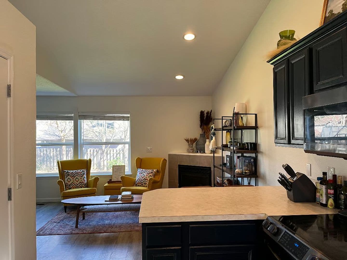Dundee House: 220 SW 3rd Street