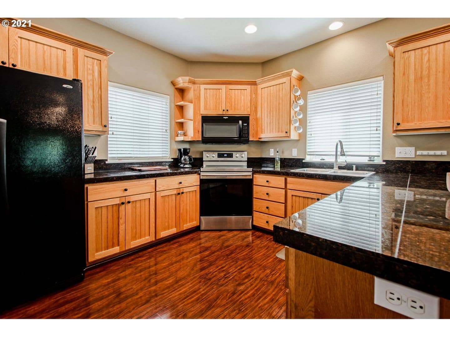 Newberg House: 568 Donna Drive