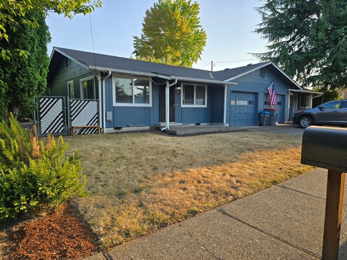 McMinnville House: 1006 NE 27th St