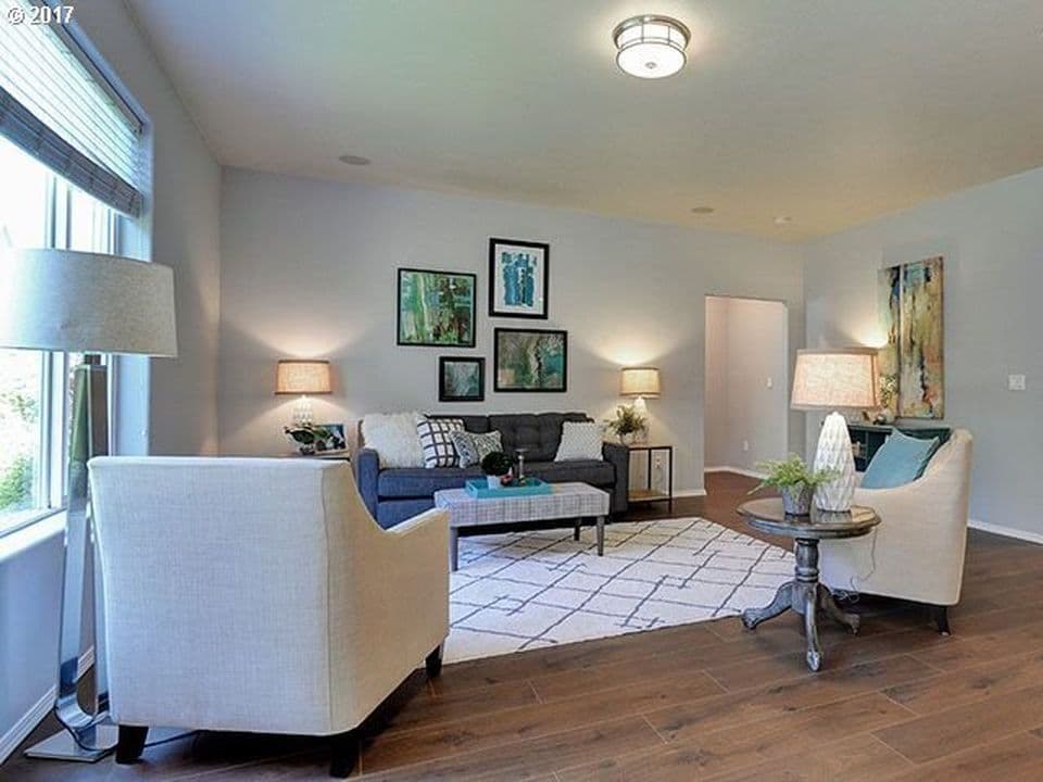 Newberg House: 251 Burl Street