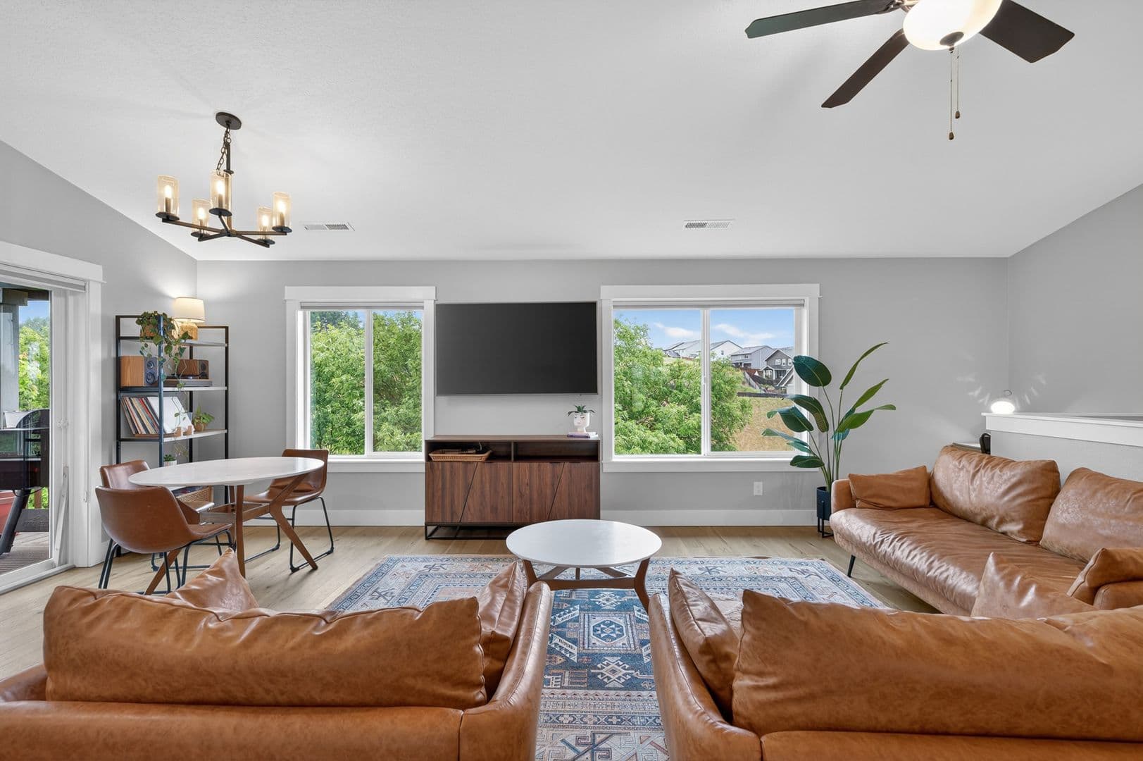 McMinnville House: 184 NW Brookside Street