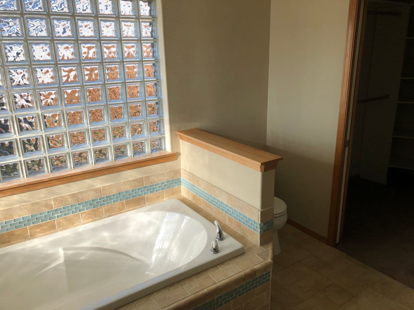 McMinnville House: 2687 NW Oakridge Drive