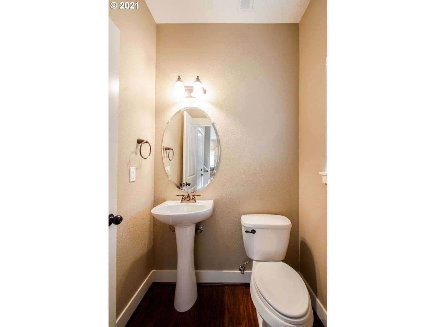 Newberg House: 568 Donna Drive