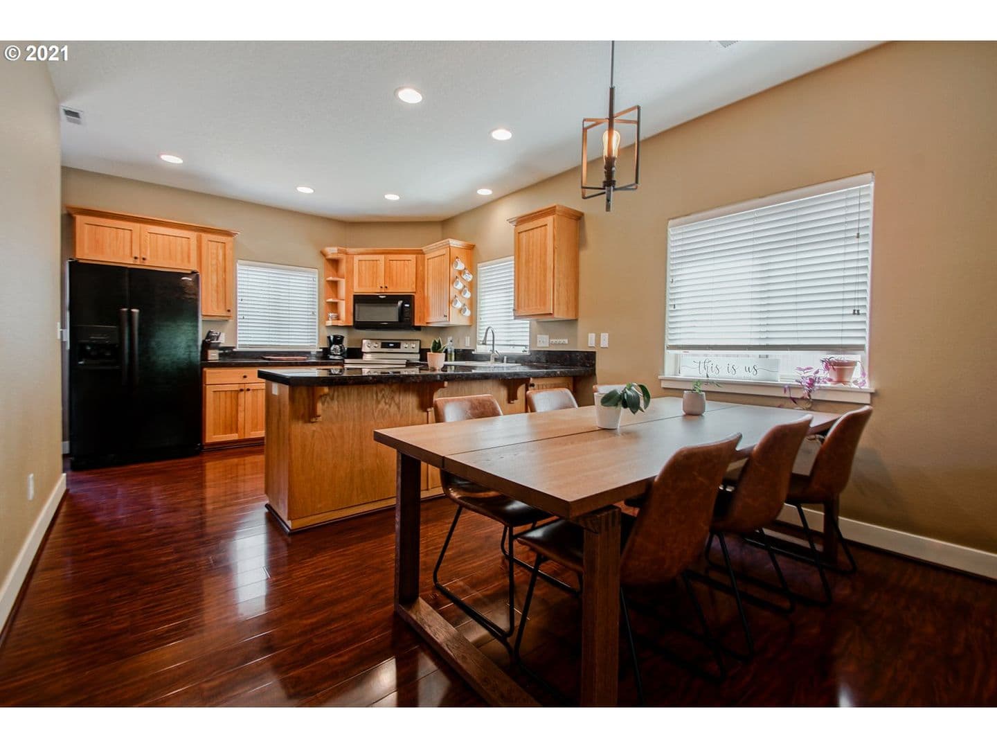 Newberg House: 568 Donna Drive