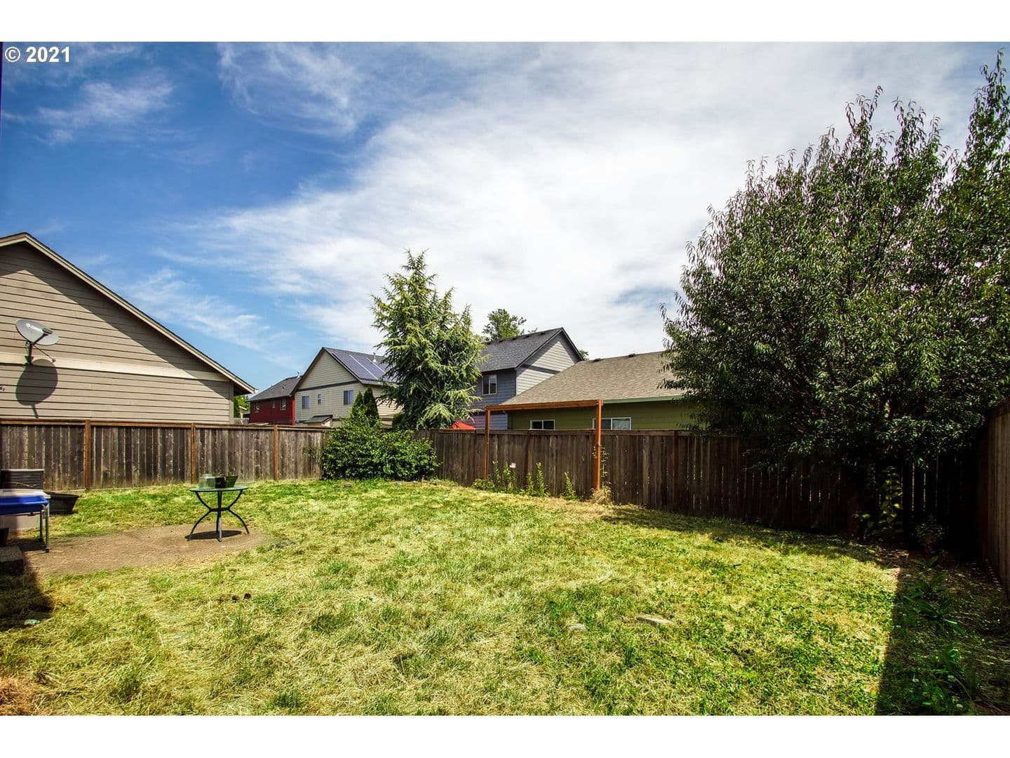 Newberg House: 568 Donna Drive