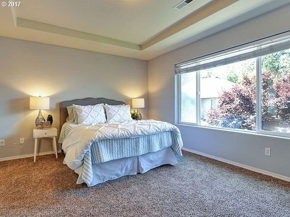 Newberg House: 251 Burl Street
