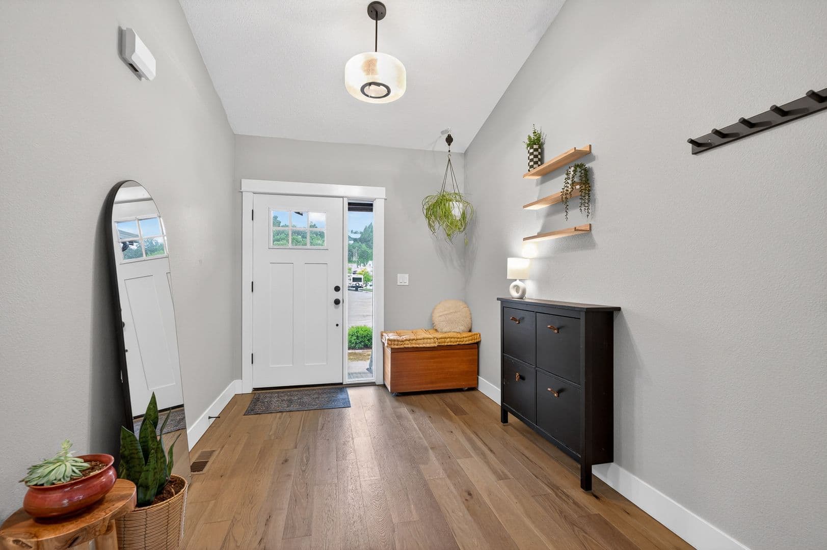 McMinnville House: 184 NW Brookside Street