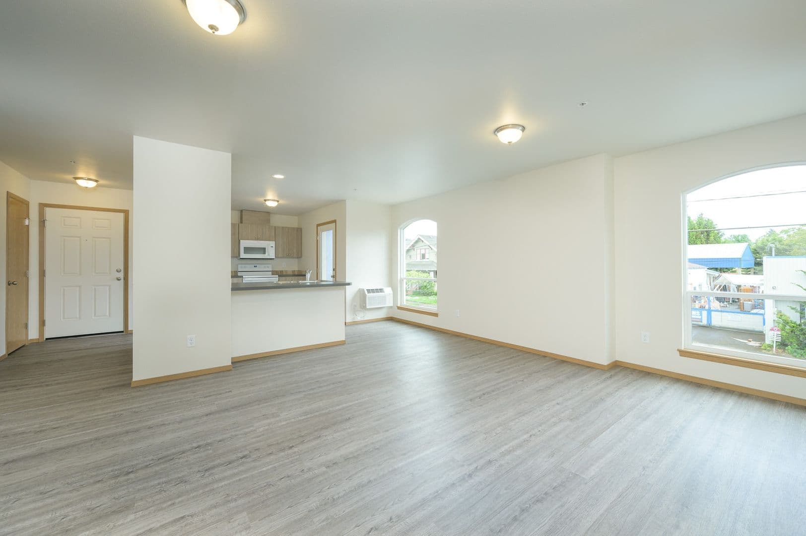 McMinnville Apartment: 1025 NE 1st St.