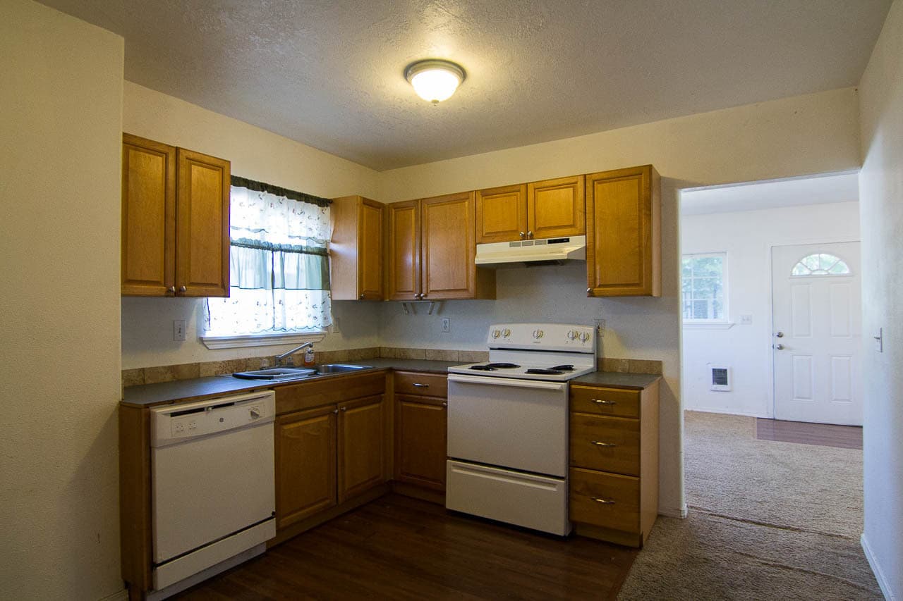 Salem House: 1030 NE Norway Street