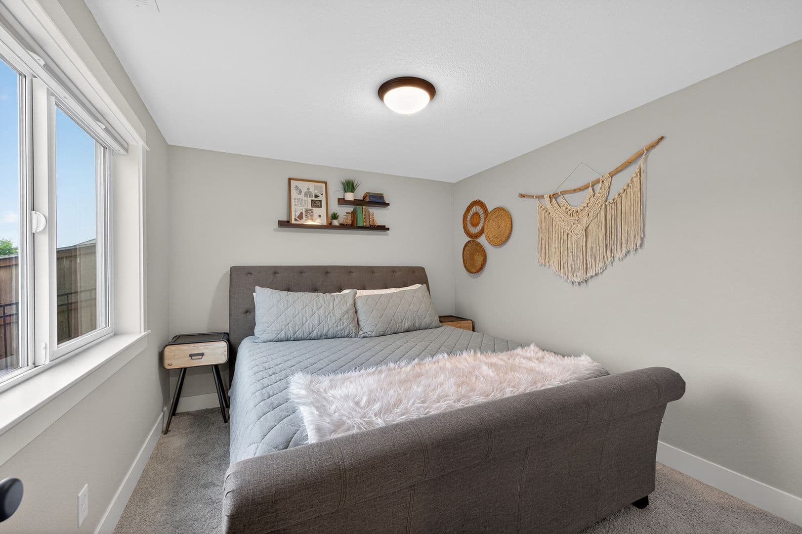 McMinnville House: 184 NW Brookside Street