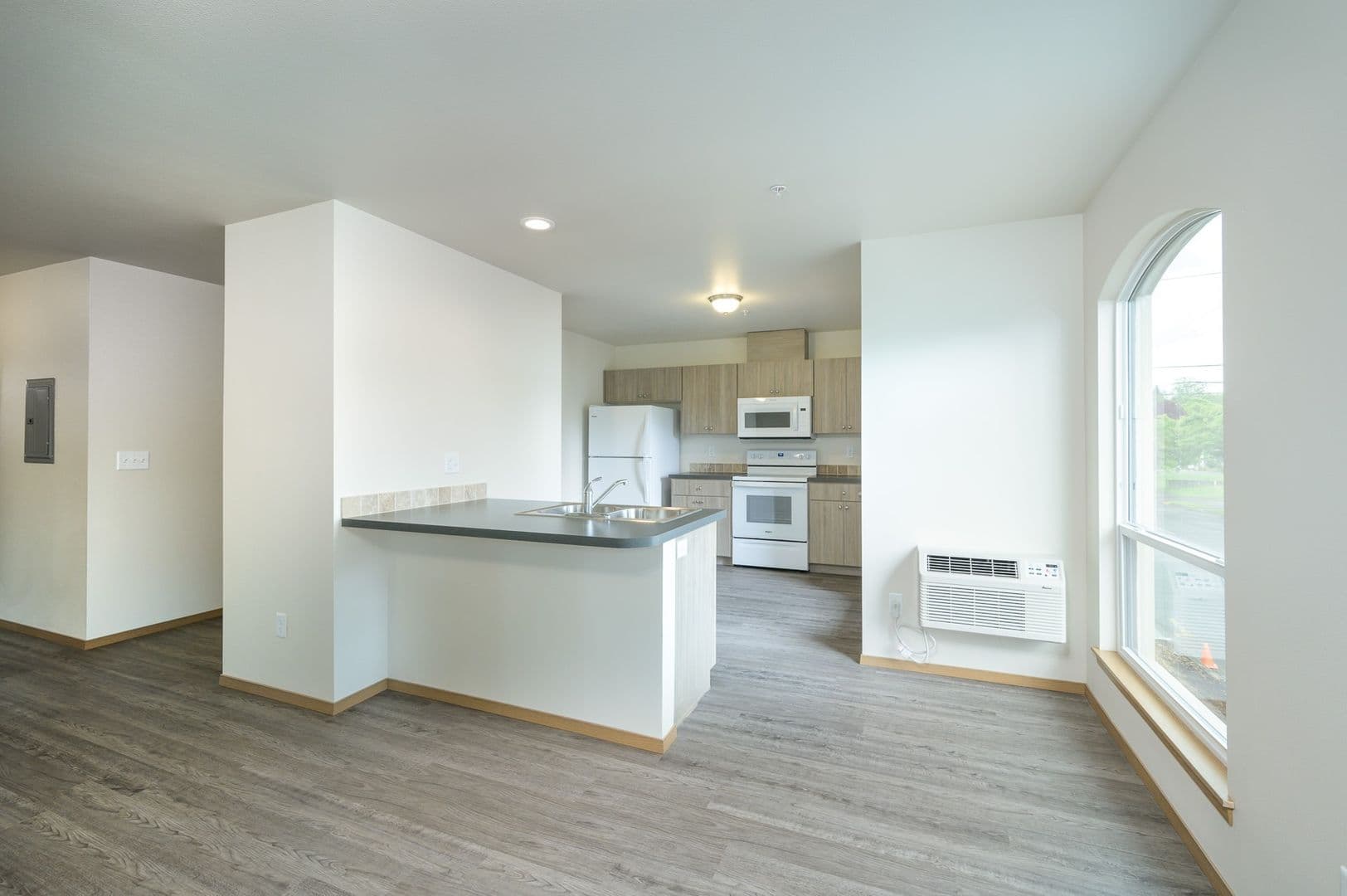 McMinnville Apartment: 1025 NE 1st St.