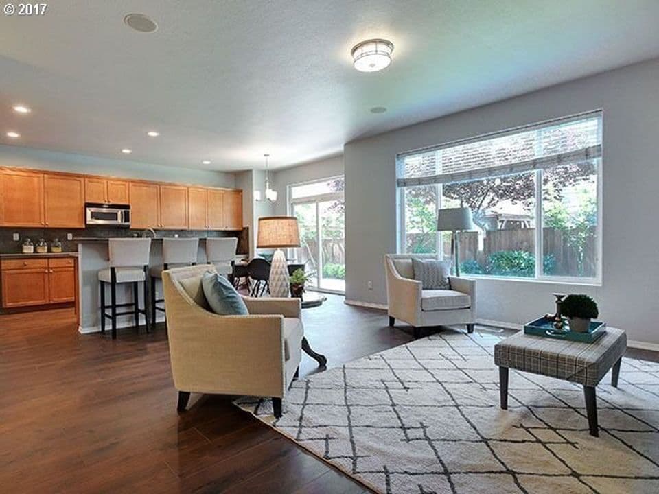 Newberg House: 251 Burl Street