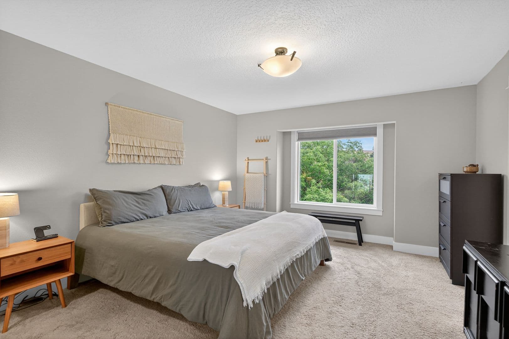 McMinnville House: 184 NW Brookside Street